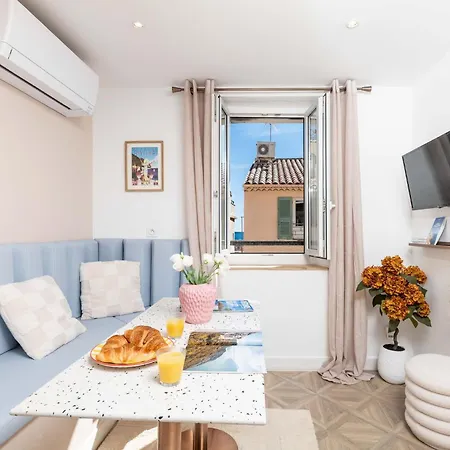 La Touraque By Evasion Riviera, Vieil Antibes, Remparts 公寓 *