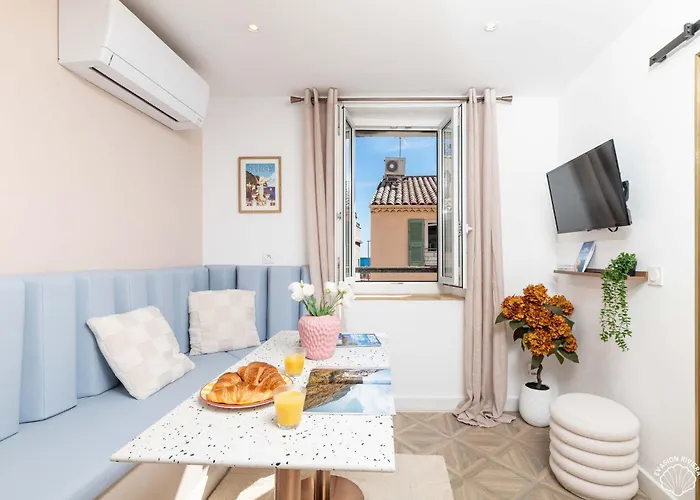 La Touraque By Evasion Riviera, Vieil Antibes, Remparts Apartment *